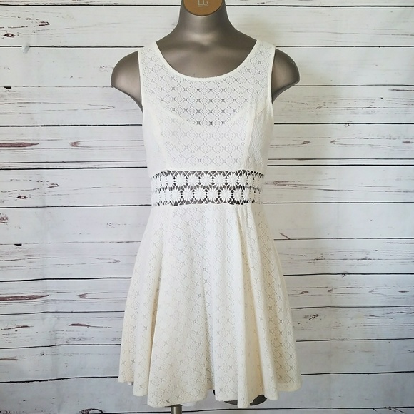 Free People Dresses & Skirts - Free People Daisy Lace Fit & Flare Dress